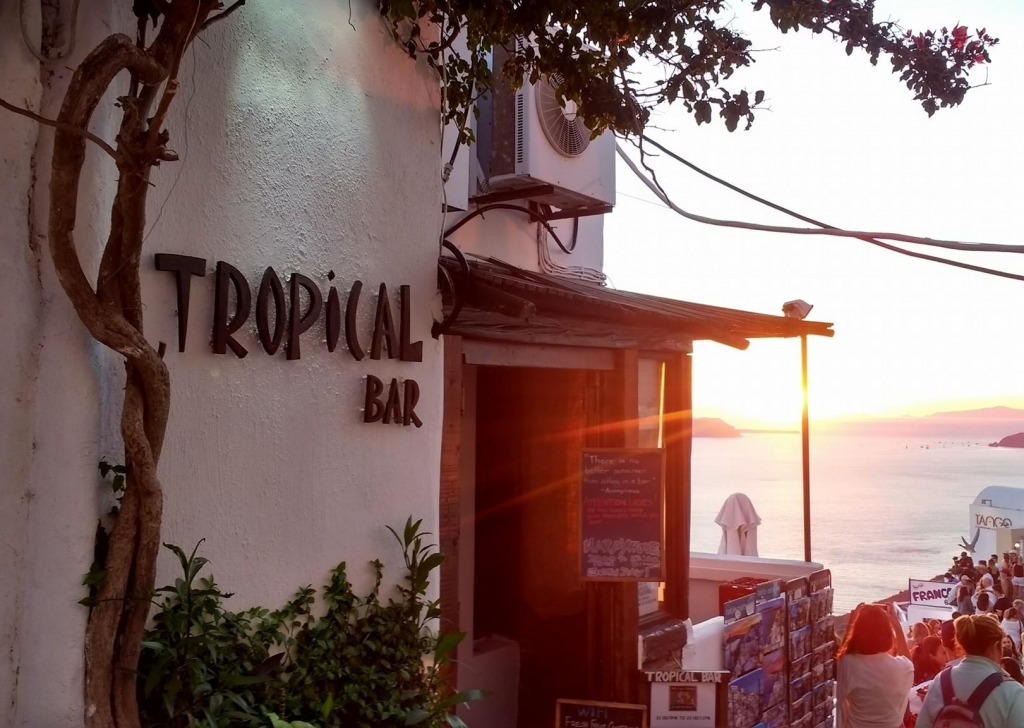 Tropical-Bar-